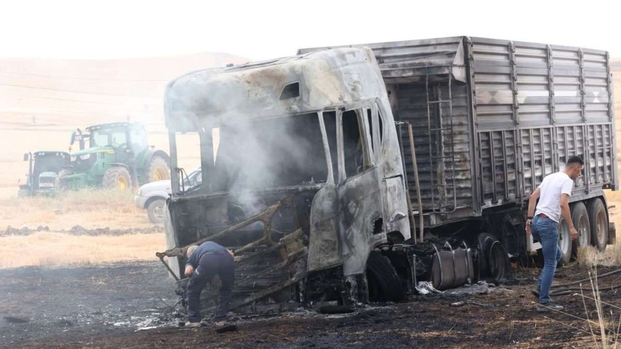 Bünyan’da korkutan tır yangını: Araç küle döndü