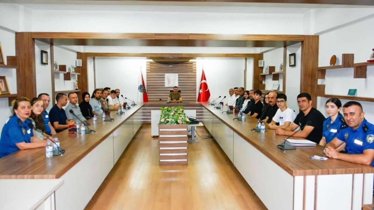 Derece yapan öğrenciler Emniyet Müdürlüğü’nde ağırlandı