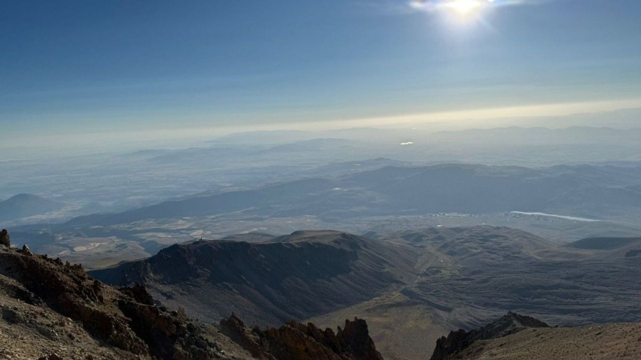 Erciyes’te zirve heyecanı! 3 bin 917 metrede eşsiz manzara