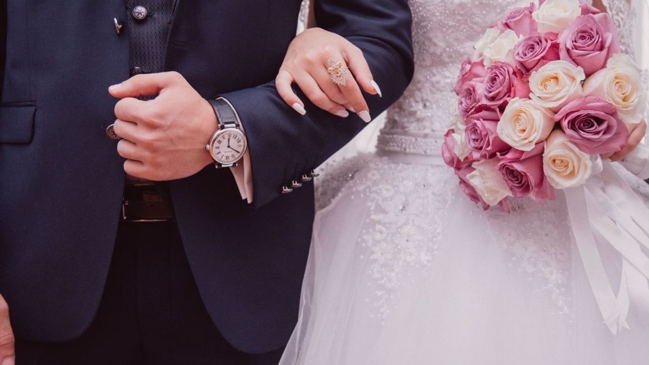 Yeni evlenecekler dikkat! Bu fiyatlar dudak uçuklatıyor