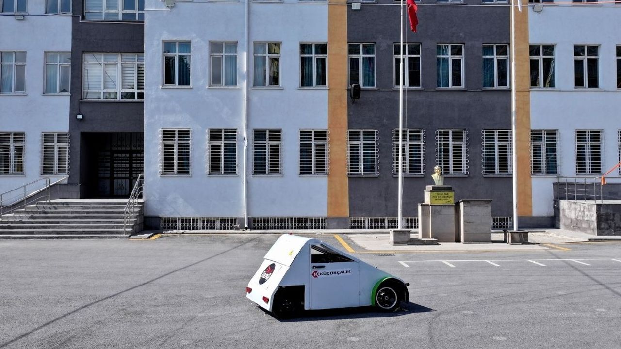 Kayserili lise öğrencileri Manas’tan ilhamla 'Tulpar' elektrikli araç üretti
