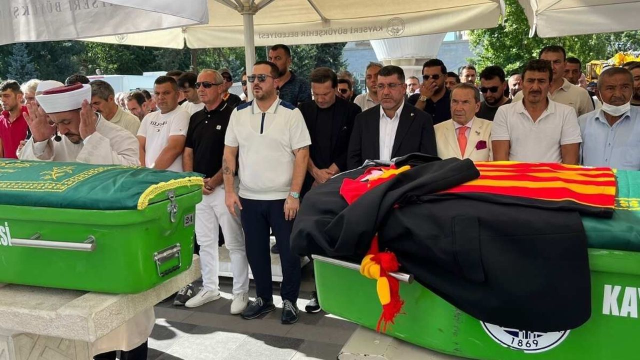 Kayserispor'un emektarı Erdal Duran son yolculuğuna uğurlandı