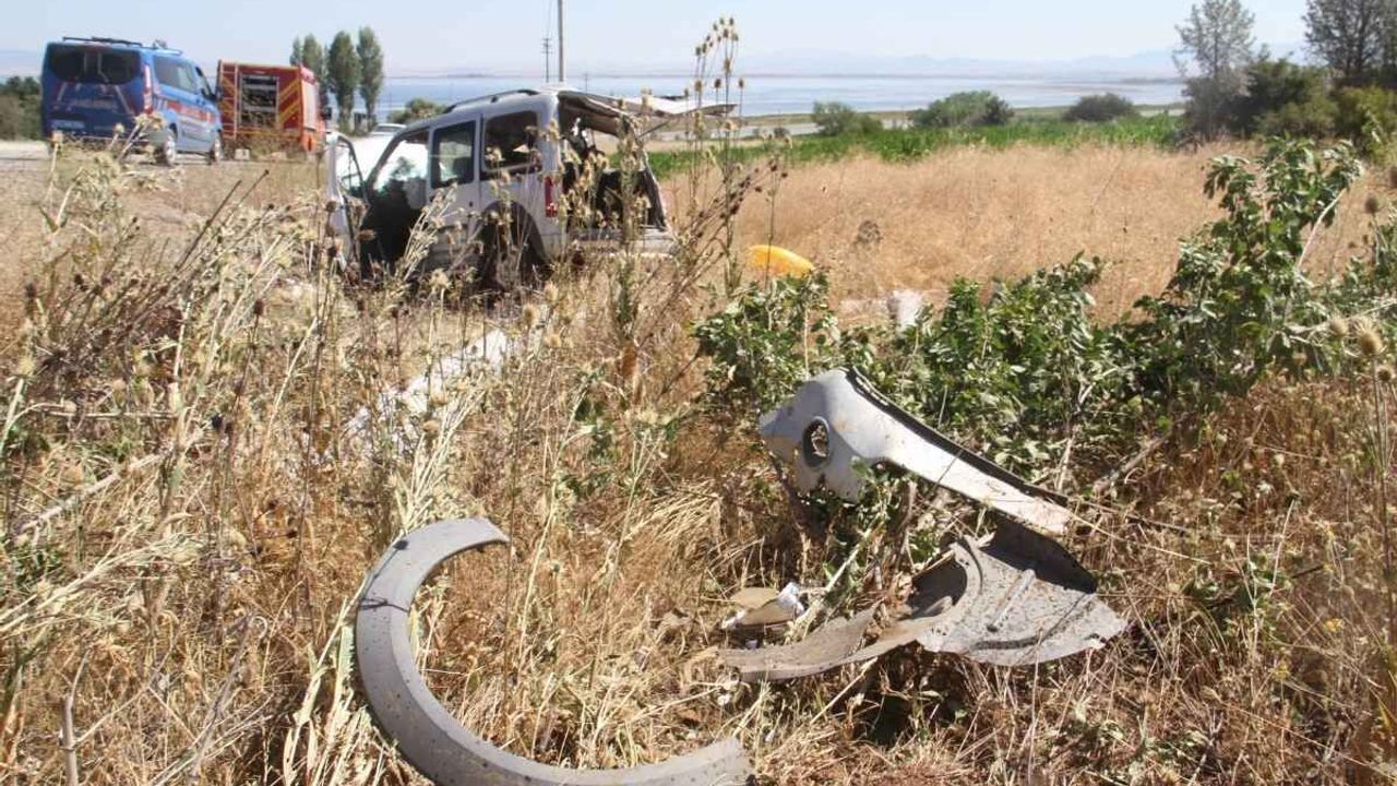 Direksiyon hakimiyetini kaybeden sürücü kazaya neden oldu: 5 yaralı