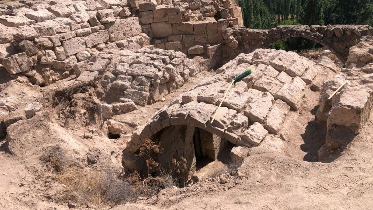 Kayseri’de tarihi kilise yeniden hayat buluyor: Büyük restorasyon çalışmaları başladı