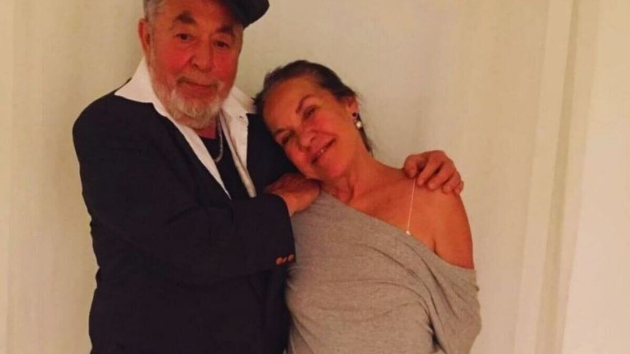 Ünlü gazeteci Figen Batur hayatını kaybetti