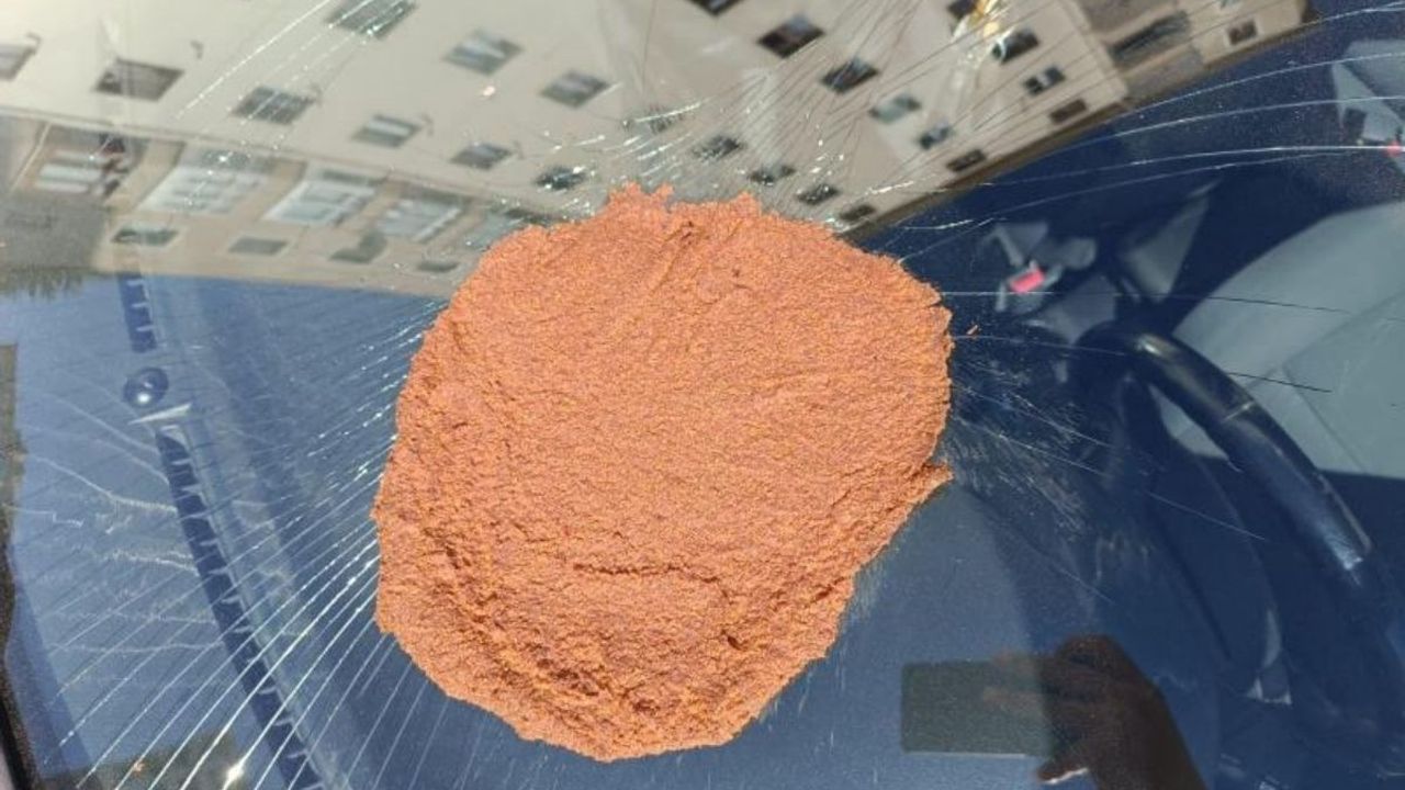 Kayseri’de ilginç olay: Aracın camını çiğköfteyle kırdılar