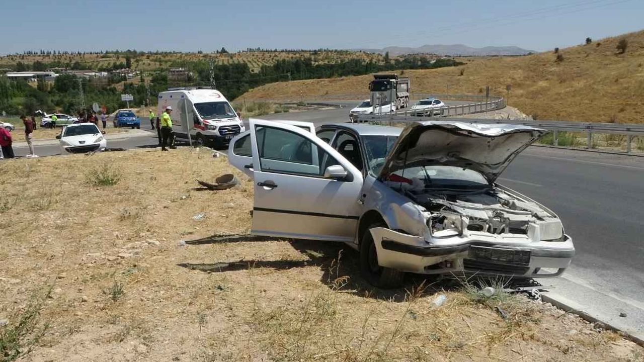 Kavşakta çarpışma can aldı!