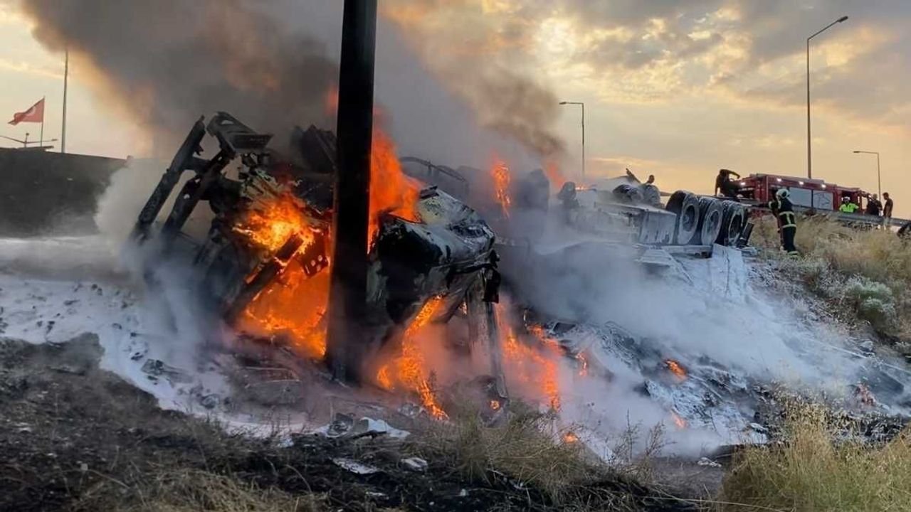 Alev topuna dönen tırda can pazarı!