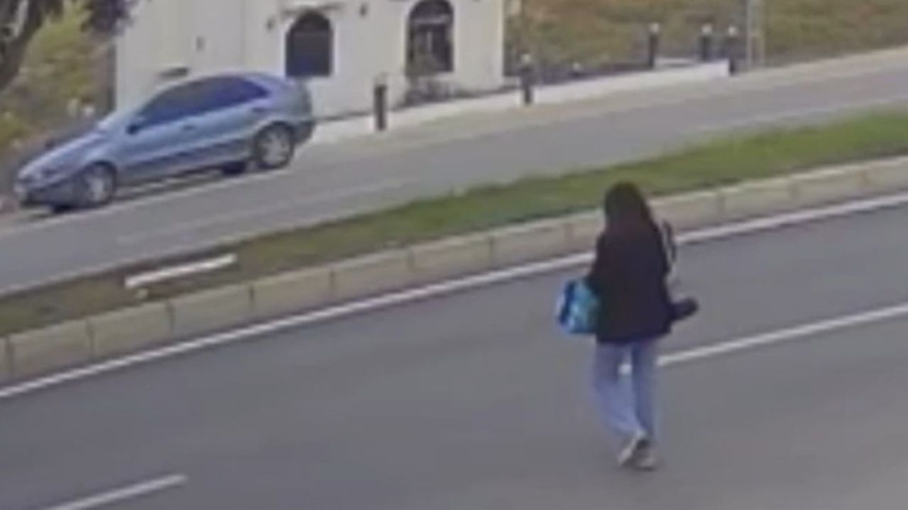 Telefona bakarken otomobilin çarptığı genç kız, 5 ay sonra hayatını kaybetti