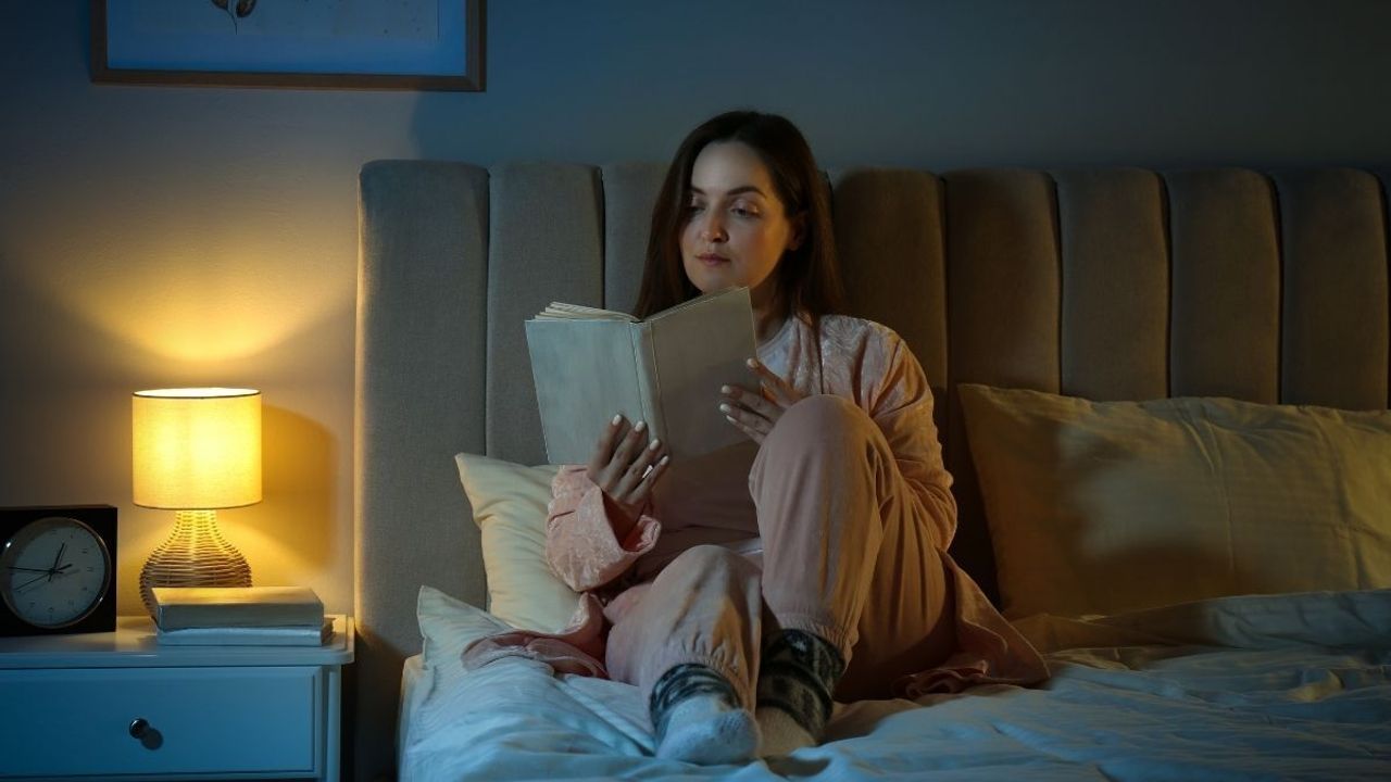 Uyku öncesi kitap okumak beyni nasıl rahatlatıyor?