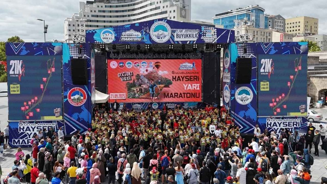 1 Milyon 864 bin TL’ Ödüllü Uluslararası Kayseri Yarı Maratonu, çocuk etkinlikleriyle başladı
