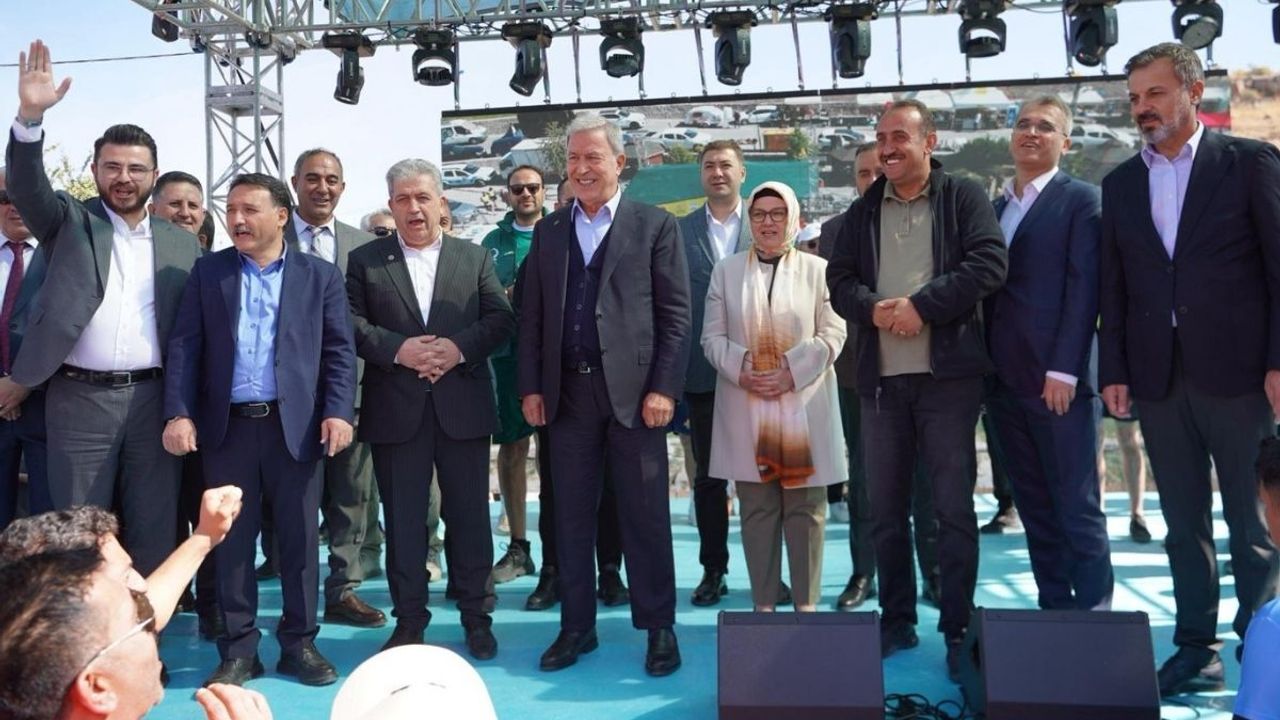 AK Parti Kayseri heyeti dragon Festivali’nde şehri tanıttı