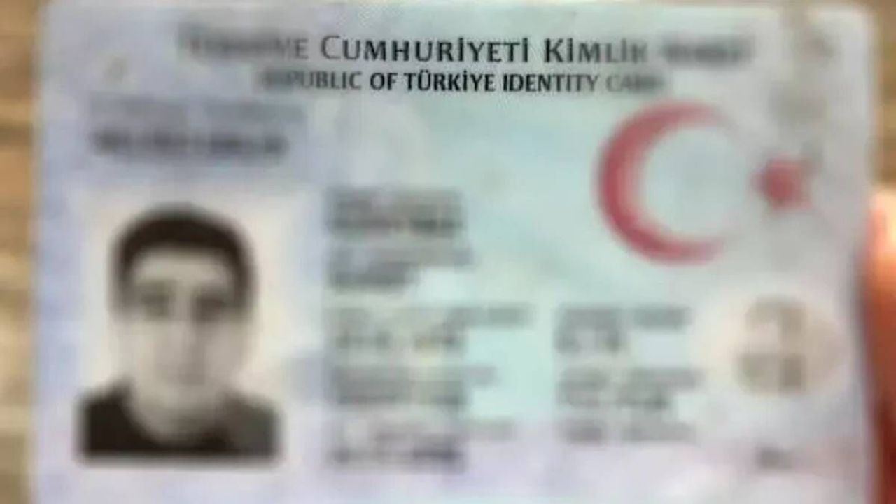 Fıkraları aratmayacak kimlik davası