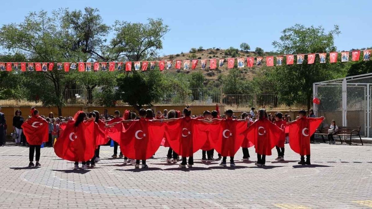 Başkan Özdoğan: “Hacılar’da eğitim yatırımlarımızı sürdüreceğiz”