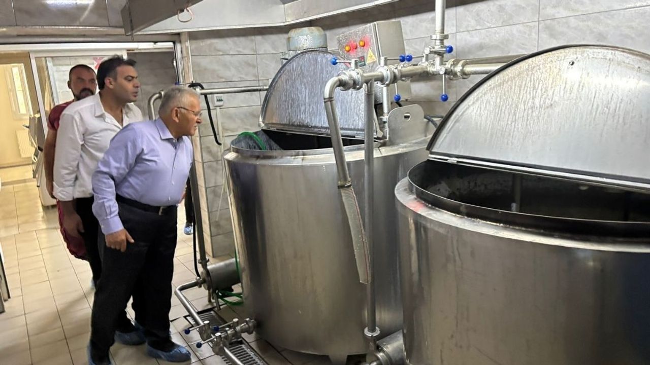 Başkan Büyükkılıç’tan Hürmetçi’de manda yetiştiriciliğine destek ziyareti