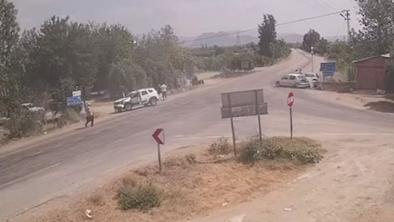 Cip ile otomobil çarpıştı: Biri bebek 4 yaralı
