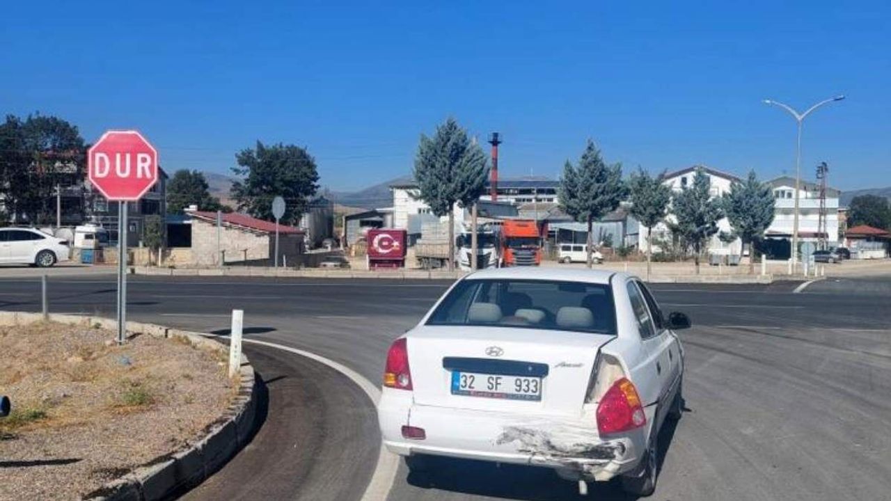 Isparta Şarkikaraağaç’ta çarpışma: 3 yaşındaki çocuk yaralandı