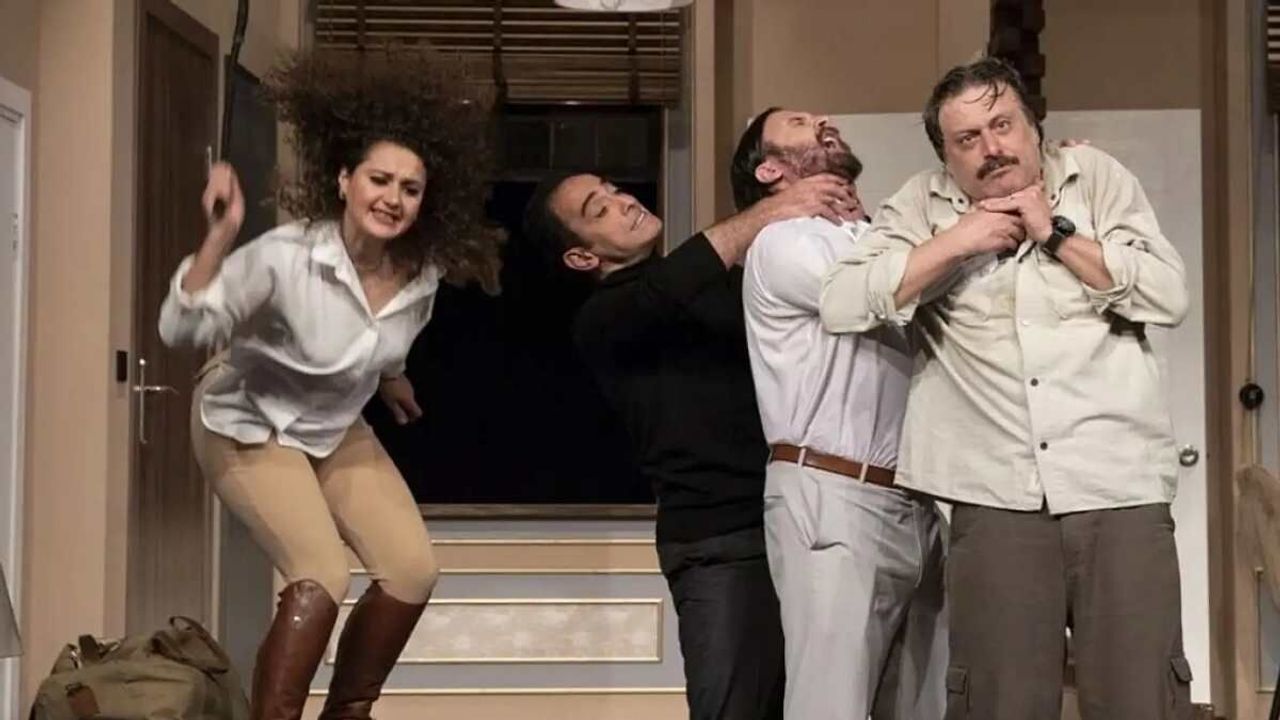 'Münasebetsiz' ilk kez Kayseri tiyatrosunda!