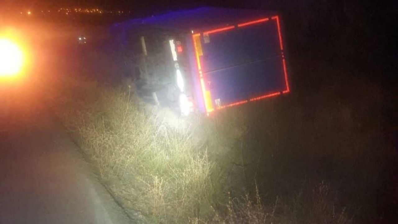 Nevşehir’de devrilen kamyonun sürücüsü hayatını kaybetti