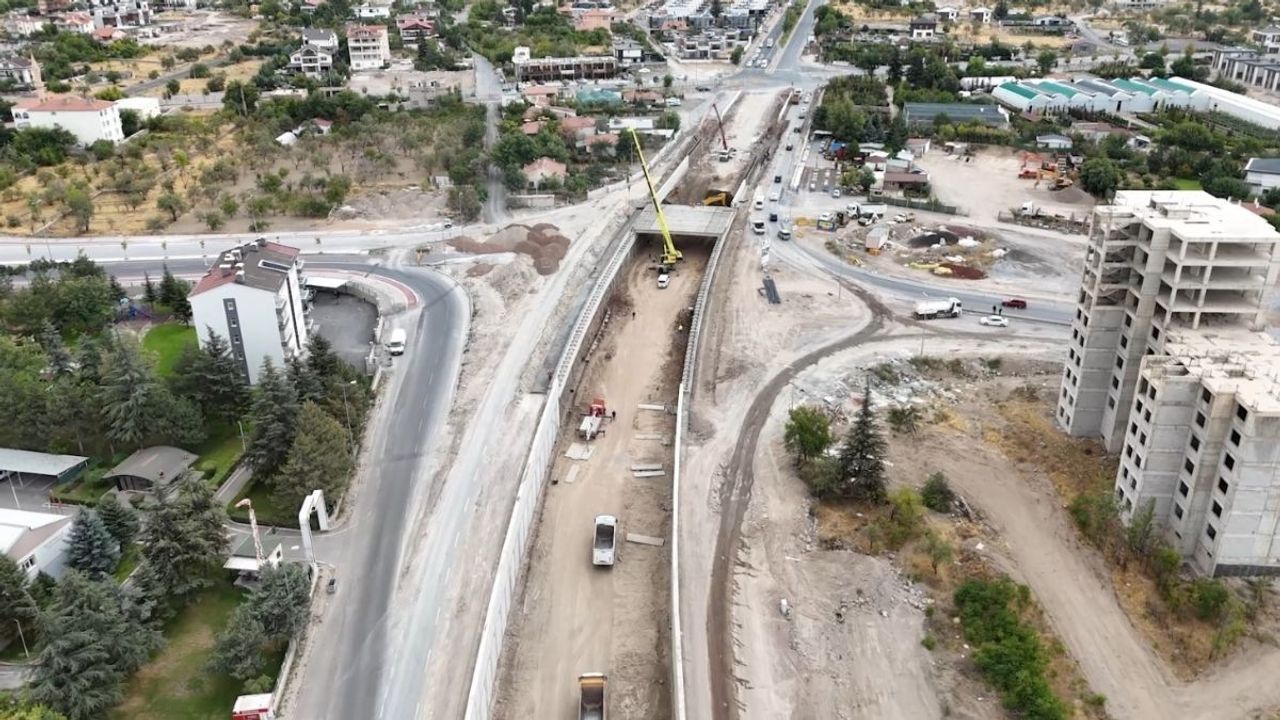Kayseri’de 191 milyon TL’lik Meteoroloji Katlı Kavşağı projesi hızla ilerliyor: 118 kiriş montajına başlandı