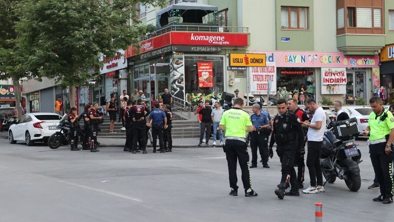 Kayseri Talas’ta motosiklet kazası: 2 yunus polisi yaralandı