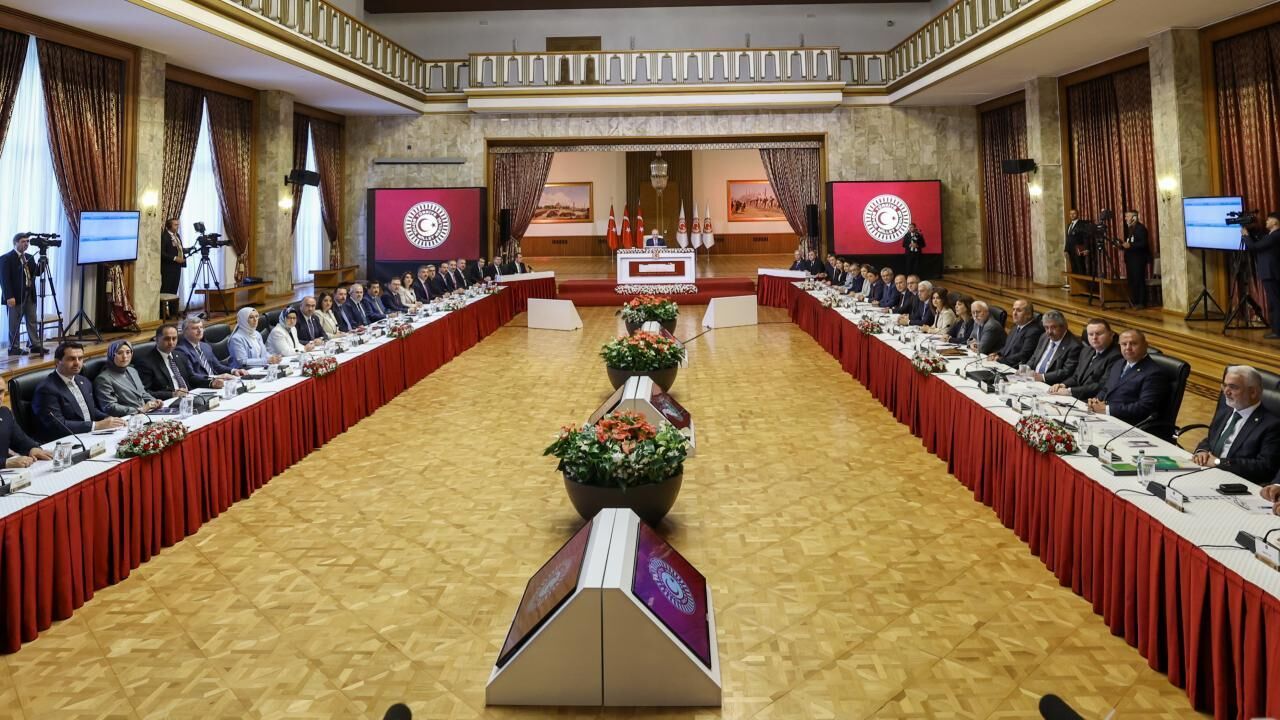 Komisyon Öcalan'ı dinleyecek mi ?