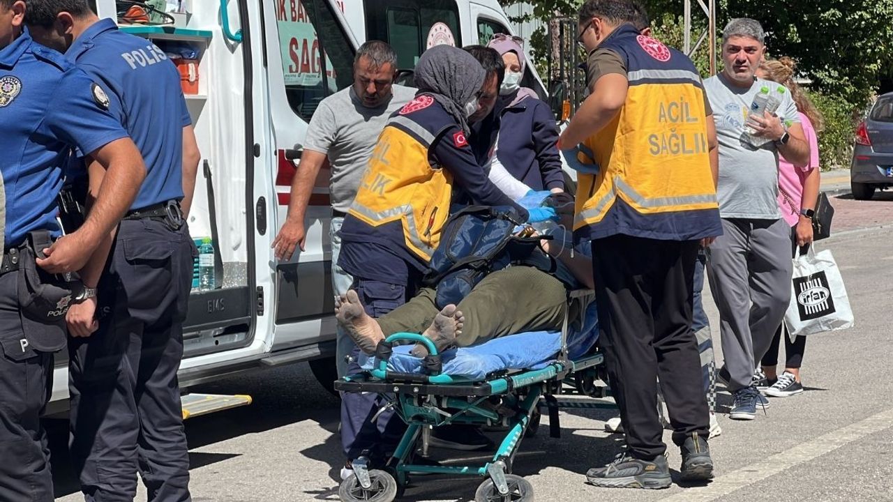 Konya’da çıkan daire yangınında 3 kişi hastanelik oldu