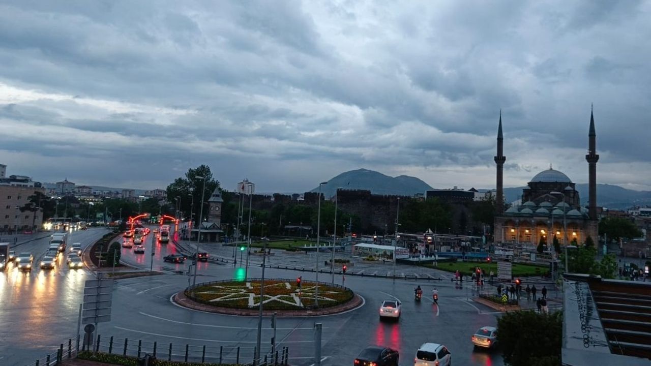 Havalara dikkat: Meteoroloji saatler öncesinden uyardı