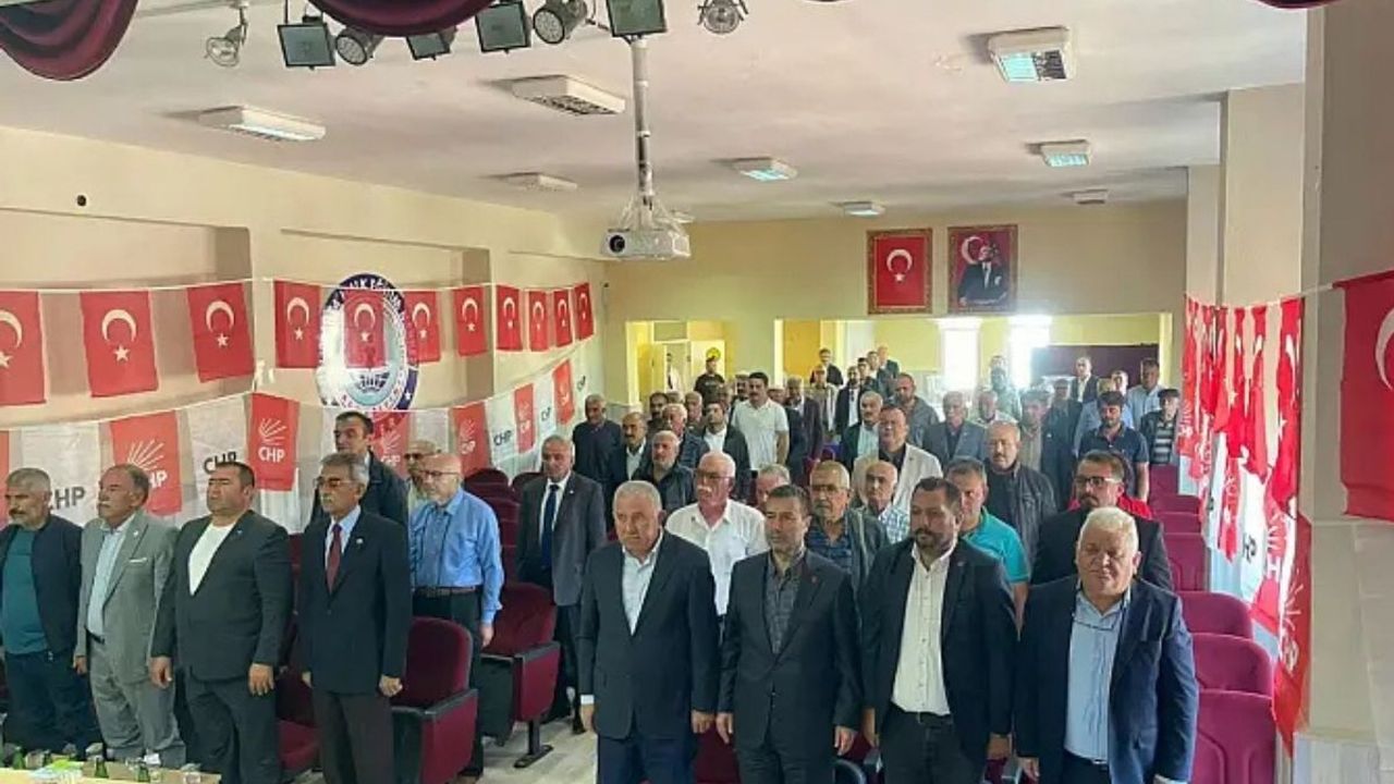 CHP Tomarza’da kongresini yaptı: Enbiya Aydın yeniden başkan seçildi