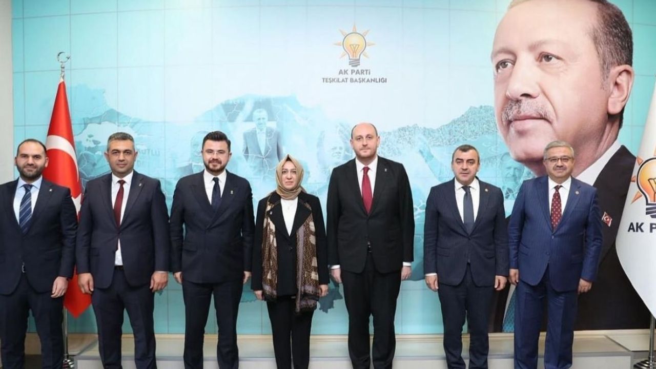 AK Parti’de Değişiklik: Yeni Develi ve Hacılar İlçe Başkanları belli oldu