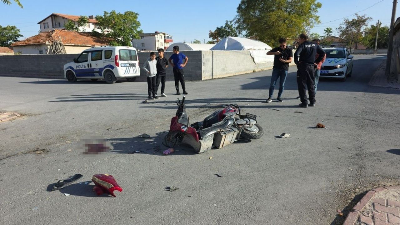 Aksaray'da kamyonet kazası: Anne ve 2 çocuğu ağır yaralandı