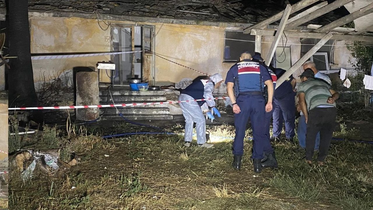 Annesinin yanında çalıştığı adamı öldürdü! Annesi ağır yaralı