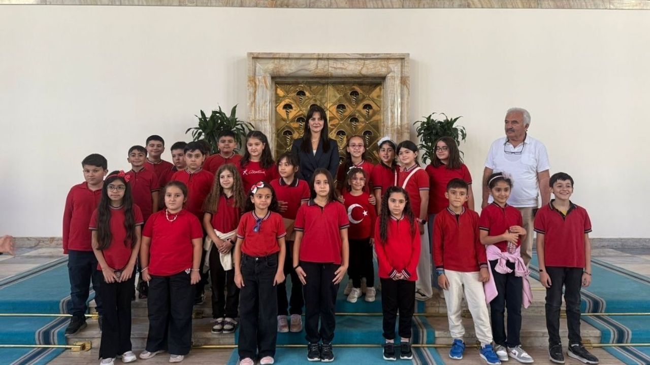 Baki Ersoy Talas'lı öğrencileri Türkiye Büyük Millet Meclisi’nde ağırladı