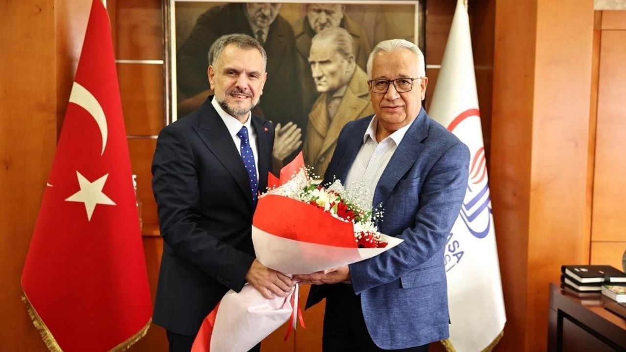 Bayrampaşa Belediyesi AKP’ye geçti: İbrahim Akın göreve başladı