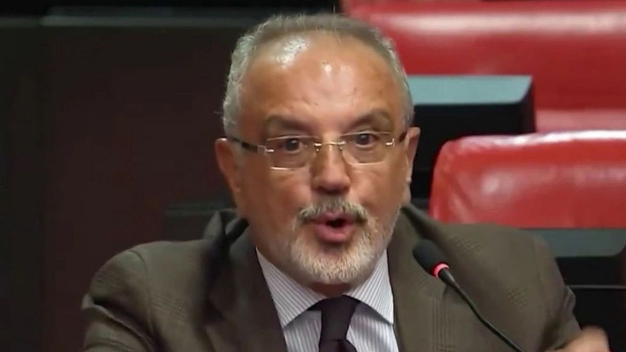 Sakık'tan geri adım: Atatürk hakkında ilk açıklama geldi