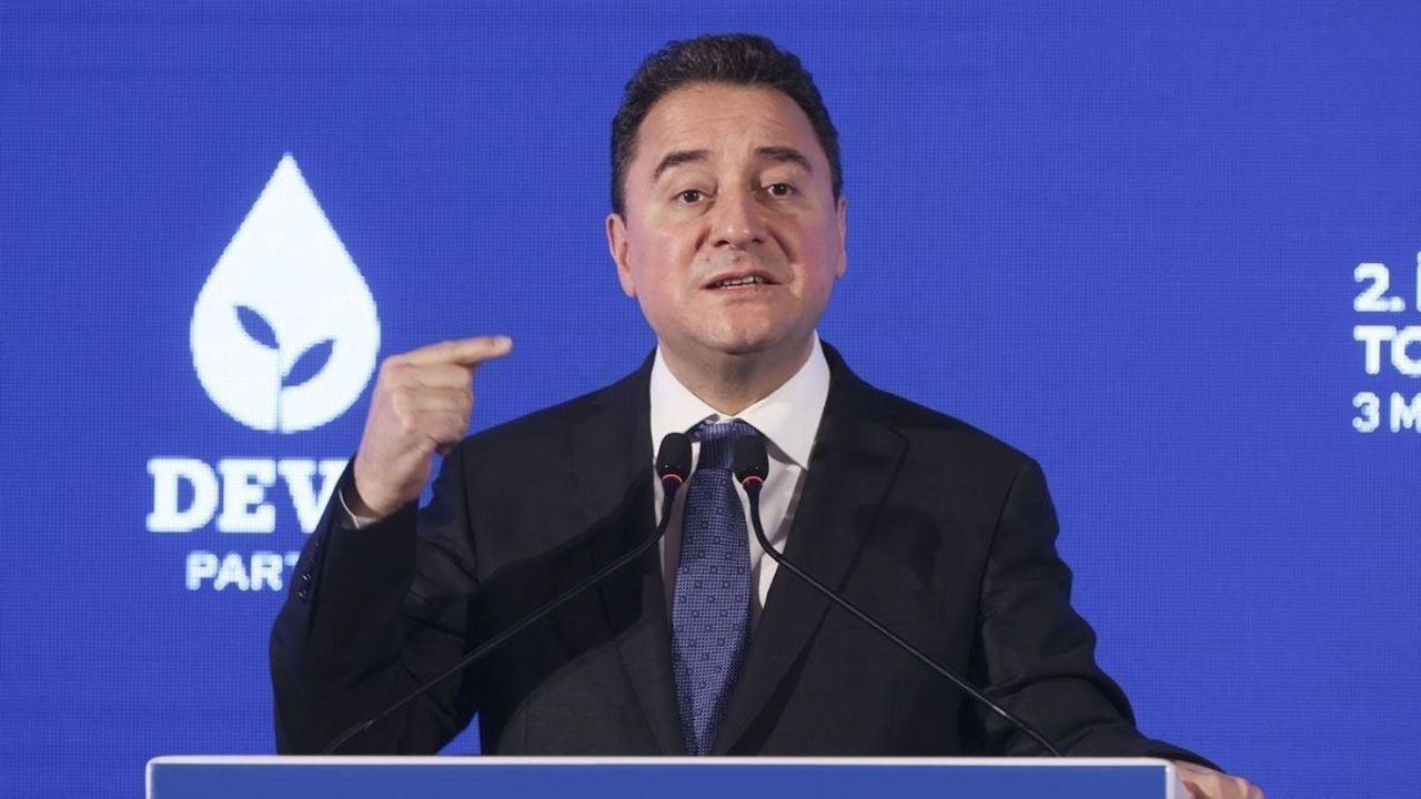 Ali Babacan'dan sert çıkış: “Hukukun olmadığı ülkede alın terinin değeri olmaz”