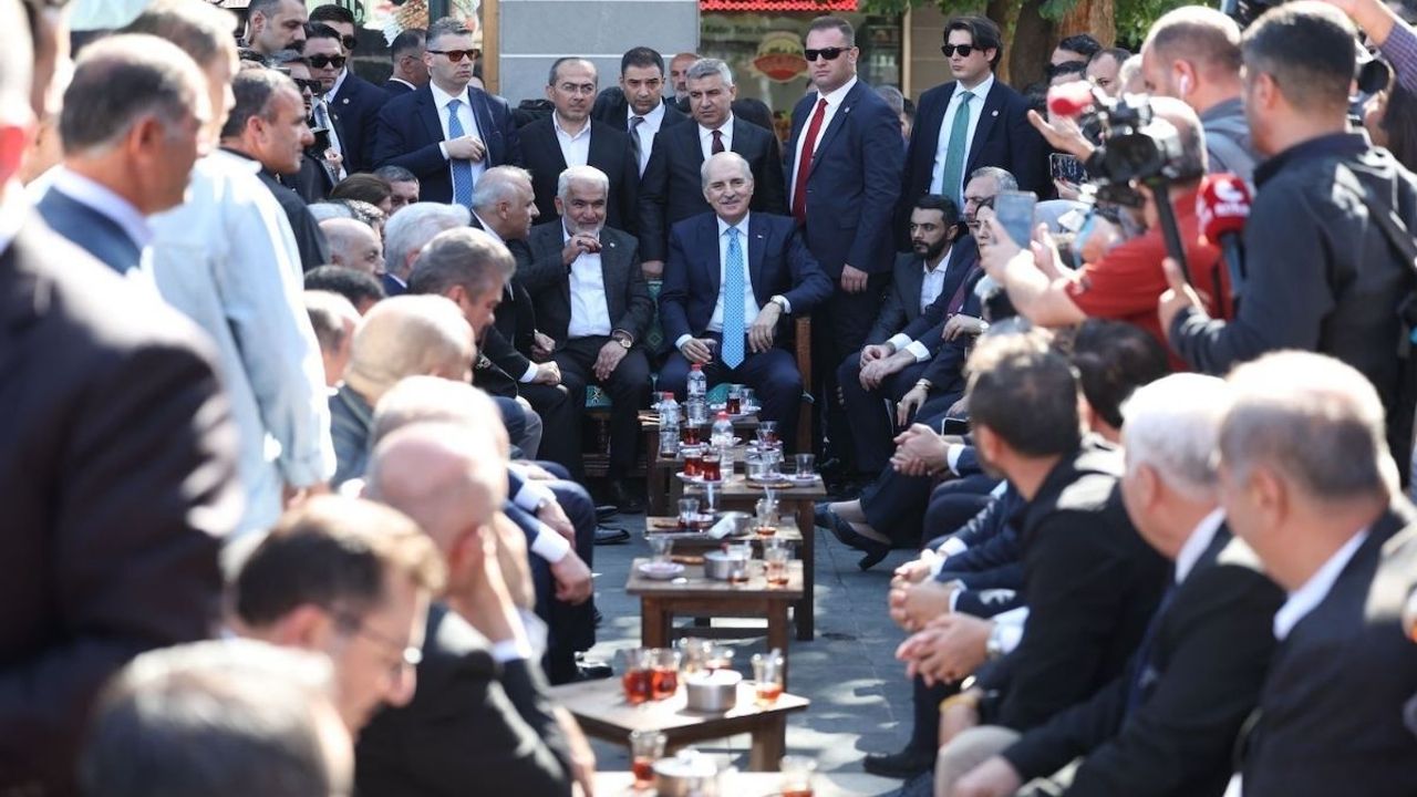 Diyarbakır’da Numan Kurtulmuş’a Selahattin Demirtaş talebi