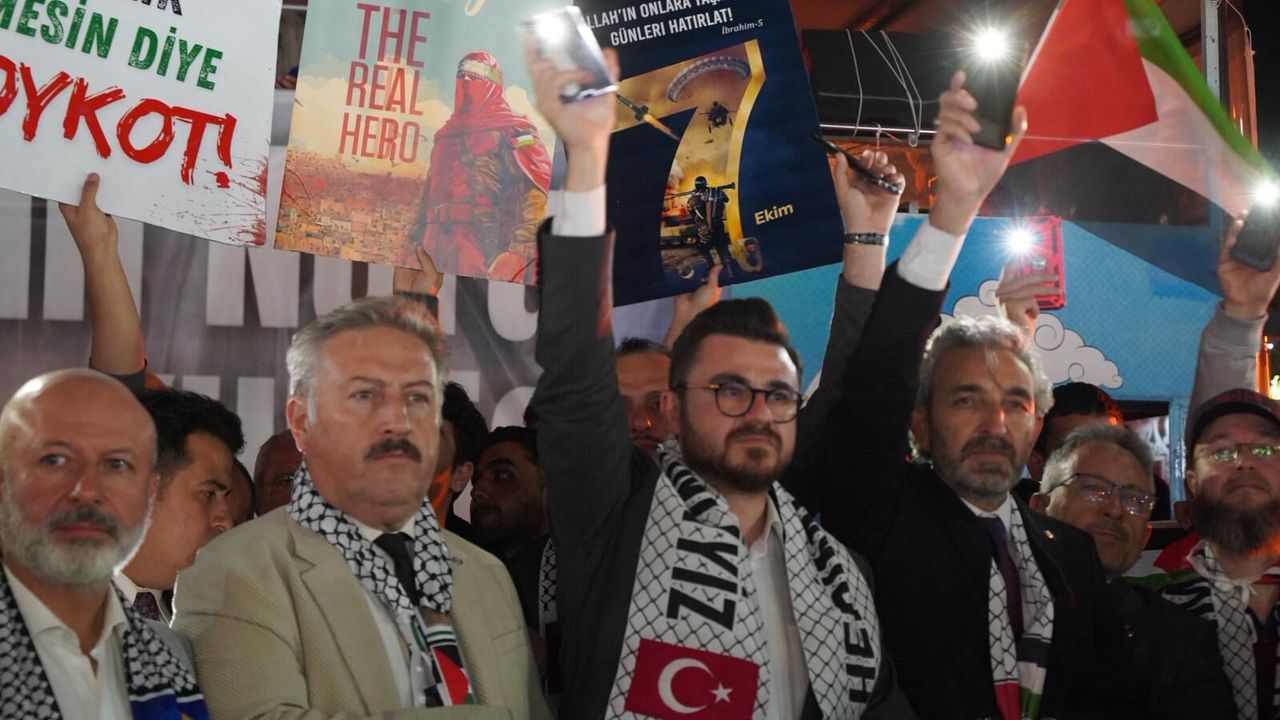 AK Parti Kayseri İl Başkanı Hüseyin Okandan, kararlılık yürüyüşüne katıldı