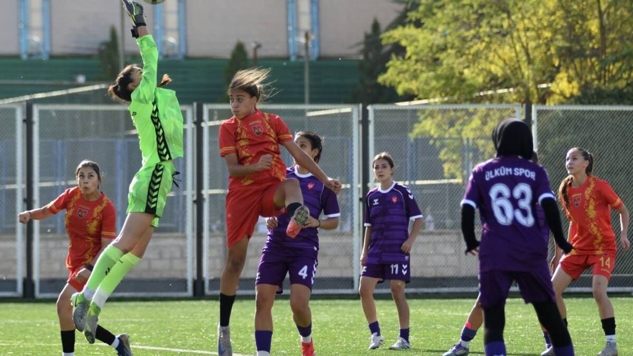 Kayseri Kadın FK hazırlık karşılaşması oynadı