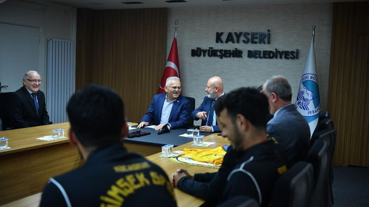 Başkan Büyükkılıç’tan amatör futbola tam destek