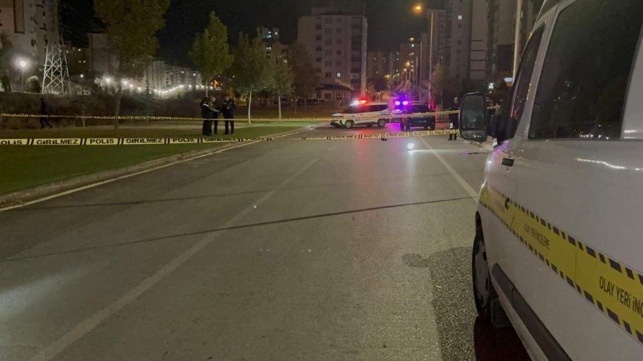 Kayseri Melikgazi’de parkta bıçaklı kavga: 4 yaralı, 4 gözaltı!