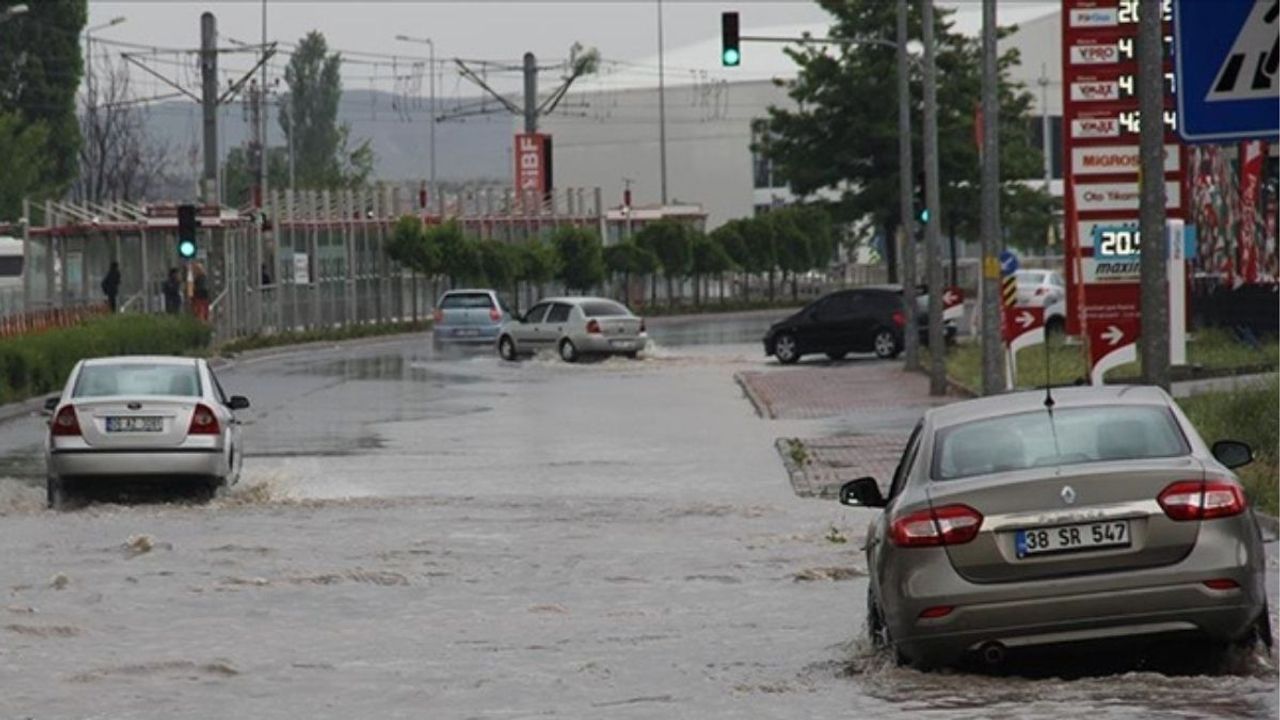 Meteoroloji alarm verdi! Türkiye genelinde kuvvetli sağanak başladı, Kayseri’de durum ne?