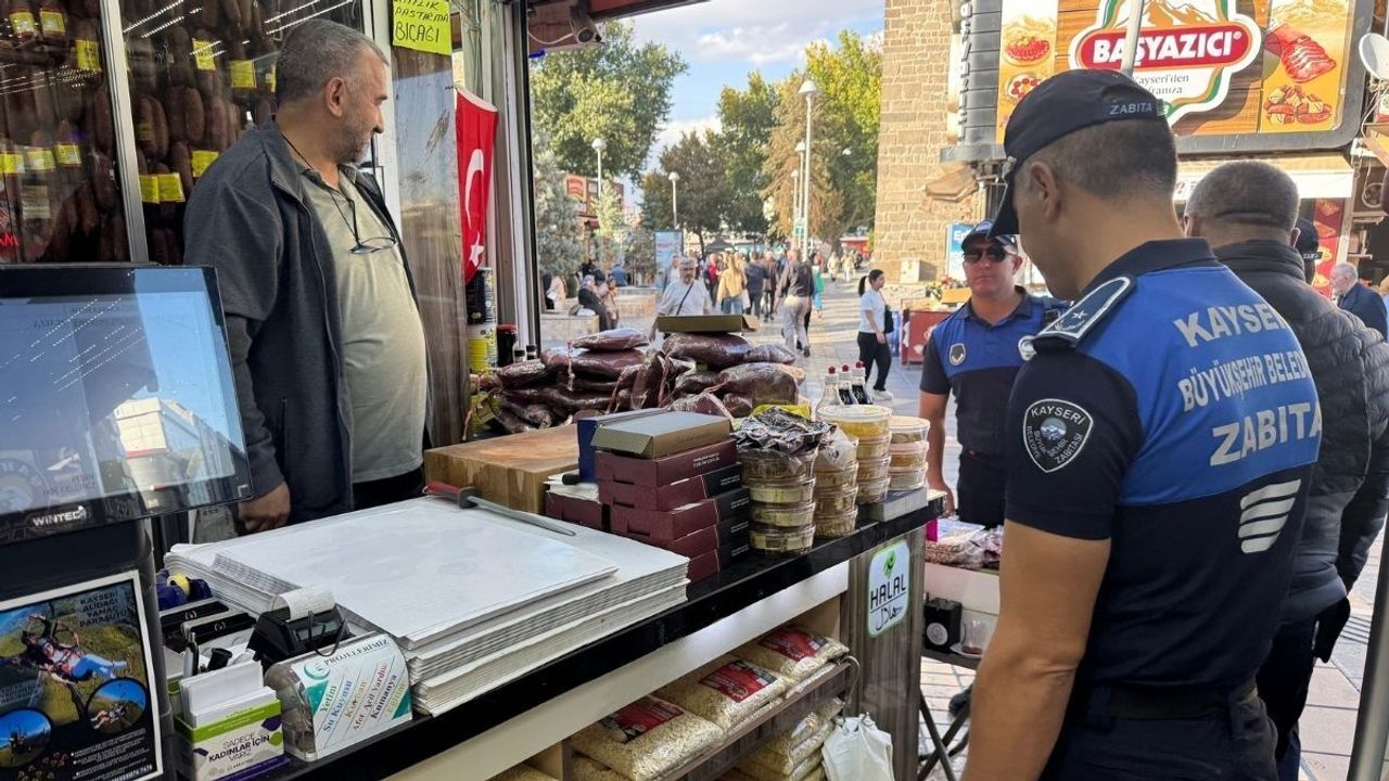 Kayseri Büyükşehir Zabıtası esnaf ve vatandaştan tam not aldı