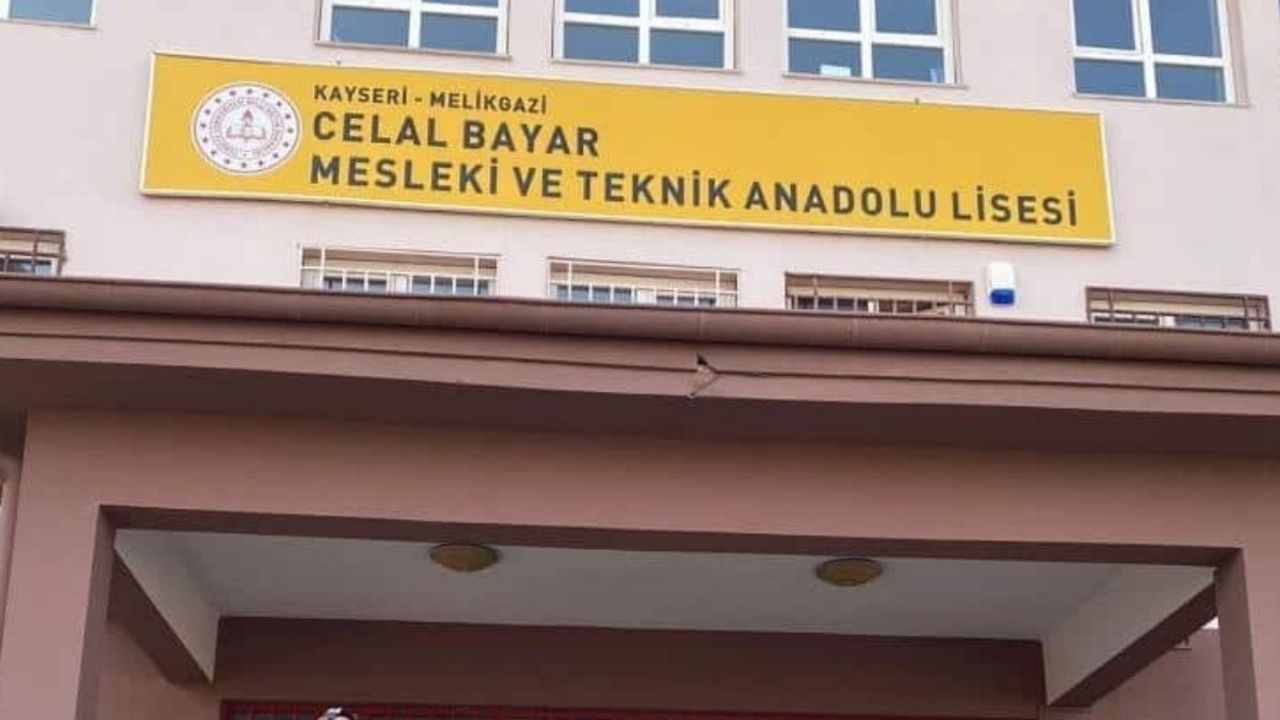 Kayseri’de eğitim camiasının acı kaybı: Aslı öğretmen hayatını kaybetti