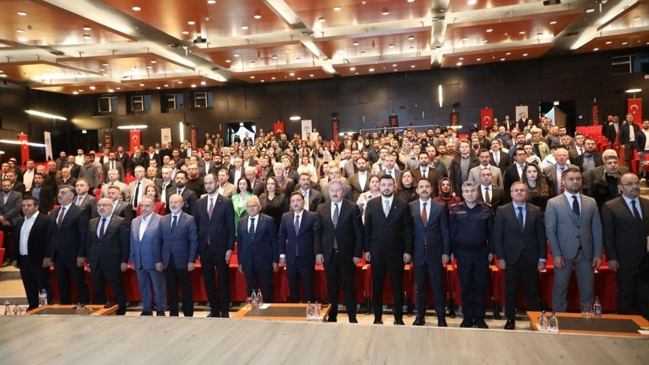Başkan Palancıoğlu’ndan dikkat çeken çıkış: “Mahalleleri dönüştürüyoruz!”