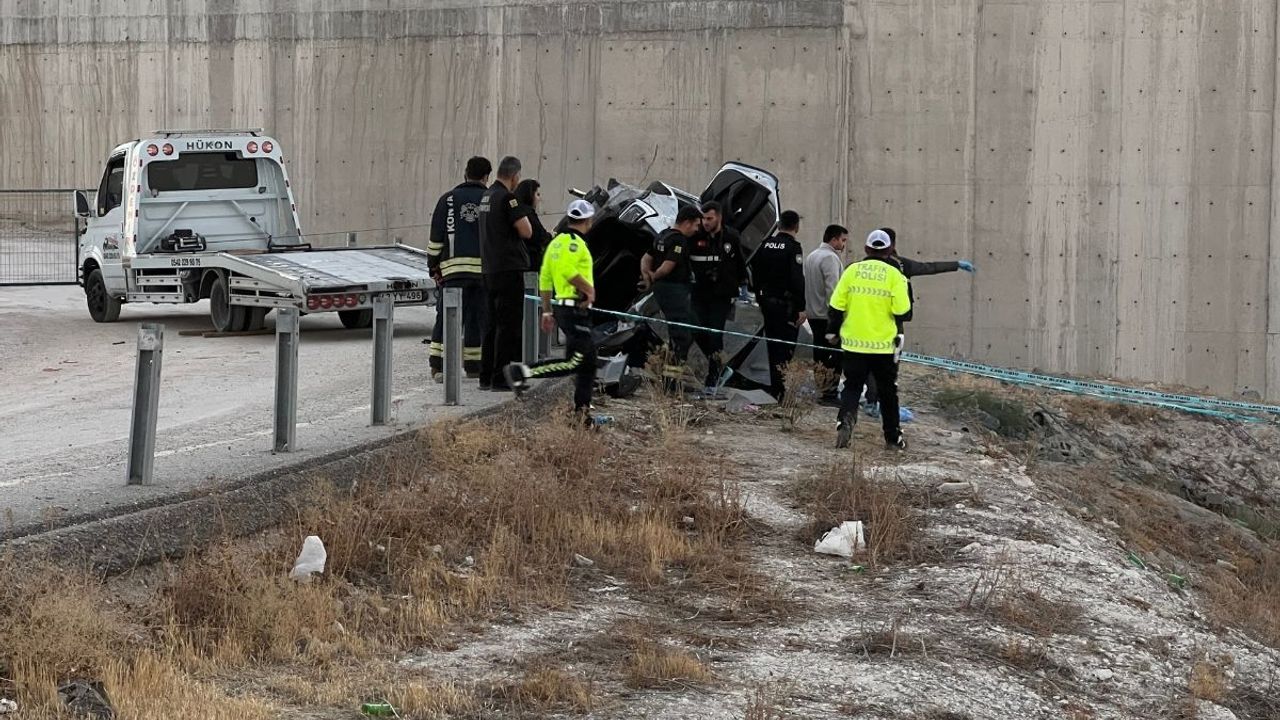 Konya’da otomobil yol kenarına uçtu: 1 ölü 1 yaralı