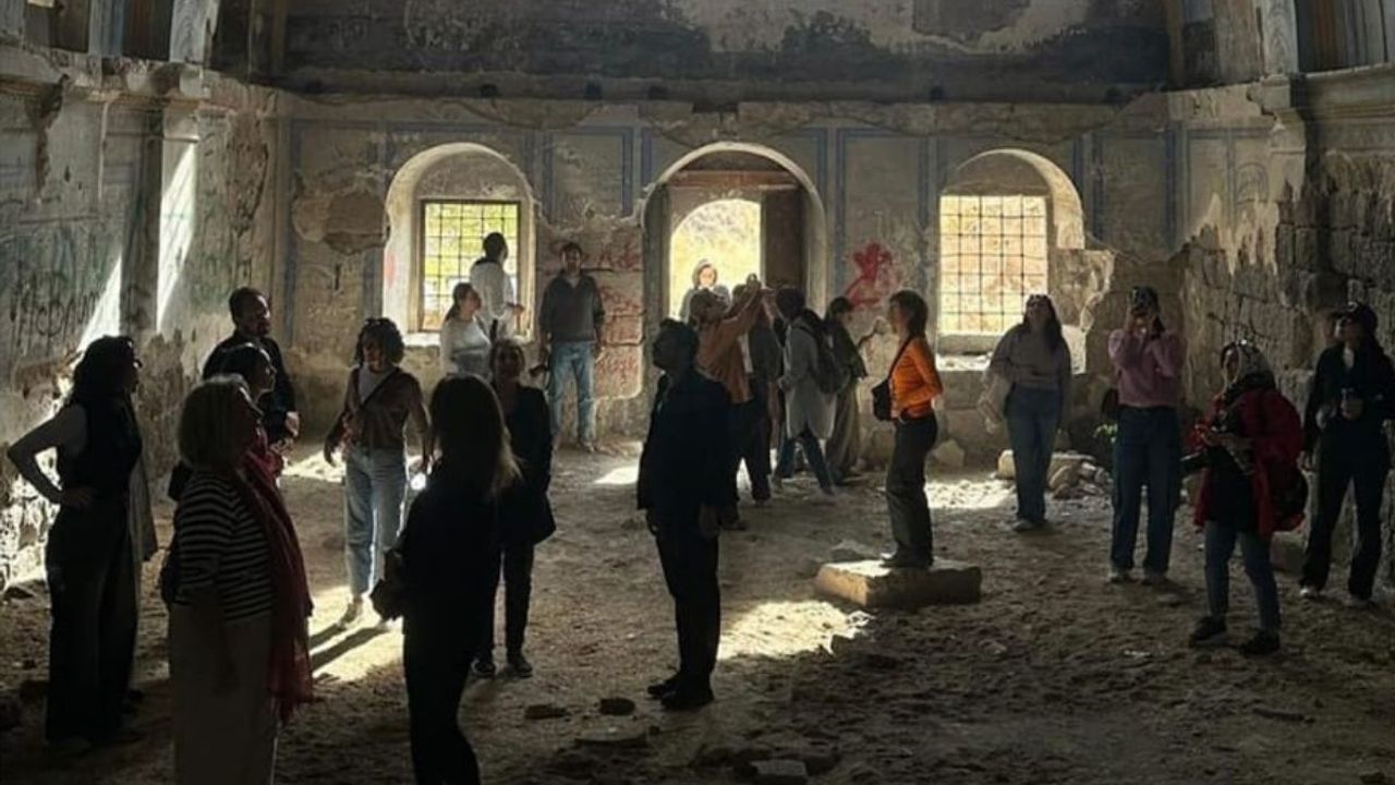 Kayseri’de taş evlerin arasında görülen kalabalık merak uyandırdı!