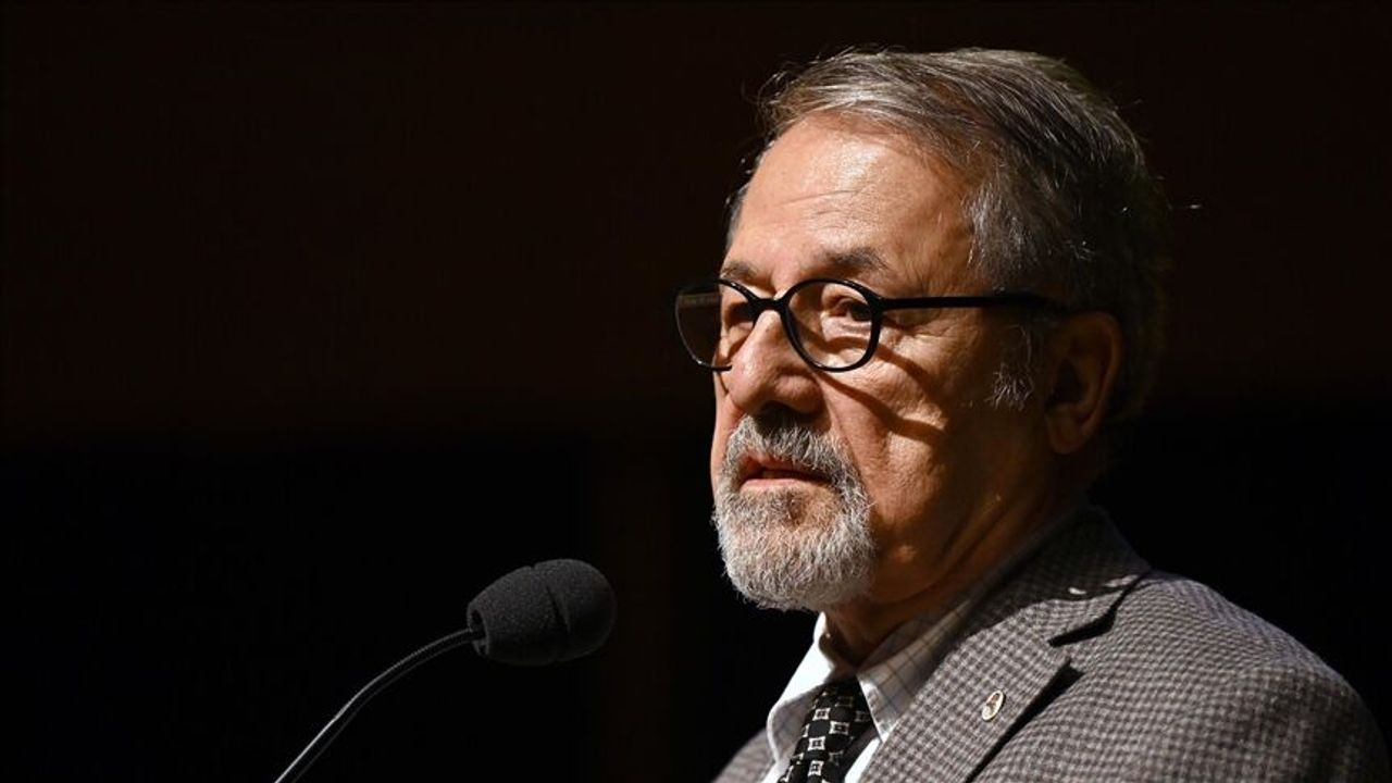 Balıkesir depremi sonrası Naci Görür  : Artçılar sürecek hasarlı binalardan uzak durun