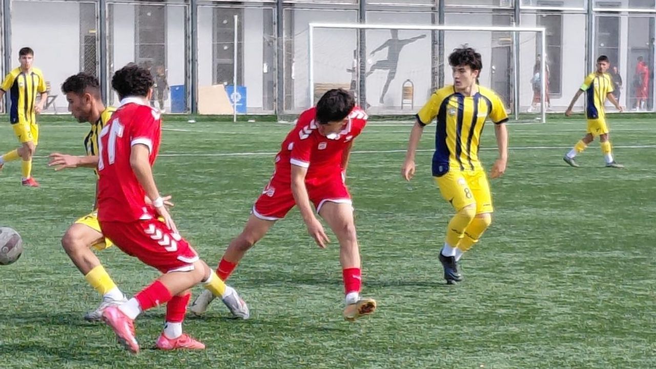Talas Belediyespor'a evinde ağır yara: 0-4