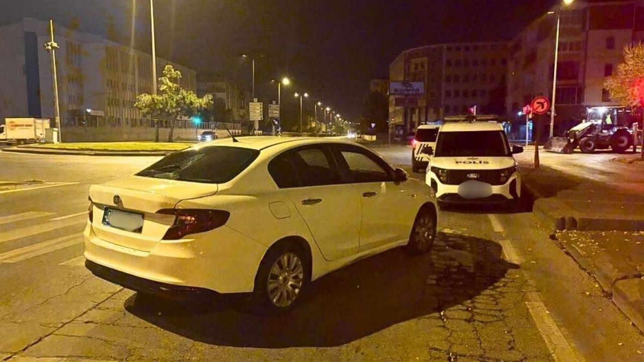 Kayseri Battalaltı’nda önünü kestikleri arabanın sürücüsünü darp ettikten sonra gasp ettiler